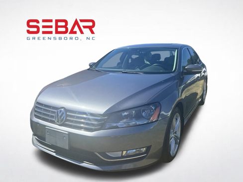 Used 2015 Volkswagen Passat TDI SEL Premium FWD image 3