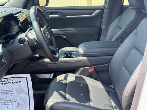 Used 2024 GMC Acadia Elevation w/ Luxury Package FWD image 19