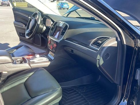 Used 2020 Chrysler 300 Touring L w/ Quick Order Package 2EF image 21