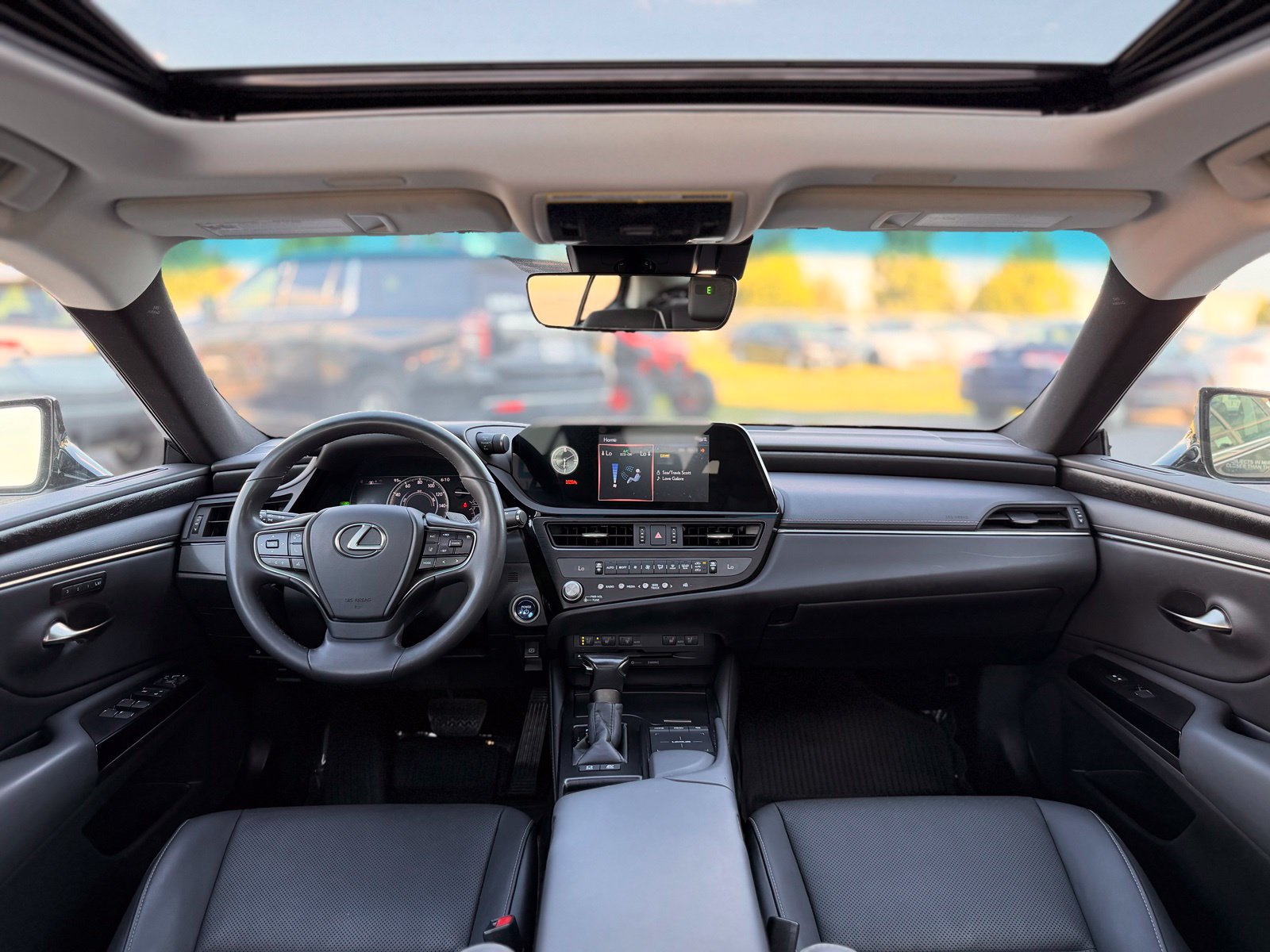 Used 2022 Lexus ES 300h w/ Premium Package FWD image 2
