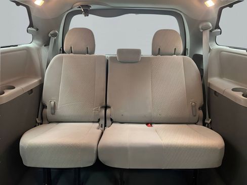 Used 2020 Toyota Sienna LE FWD image 14