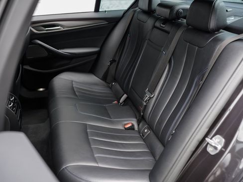 Used 2019 BMW 540i xDrive w/ M Sport Package image 23