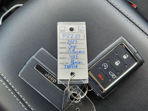 Certified 2023 Jeep Grand Cherokee 4WD 4xe w/ Luxury Tech Group II image 34