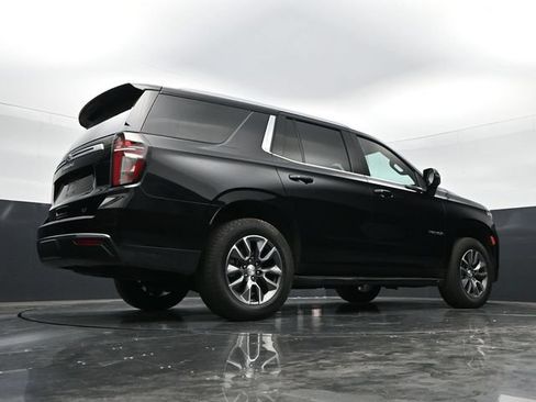 Used 2024 Chevrolet Tahoe LT w/ Luxury Package AWD/4WD image 39