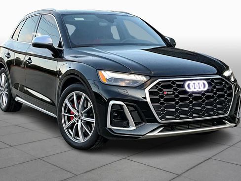 Used 2025 Audi SQ5 Prestige w/ Prestige Package image 2