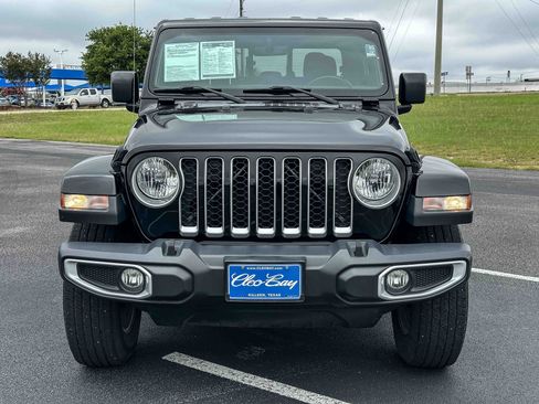 Used 2020 Jeep Gladiator Overland AWD/4WD image 11