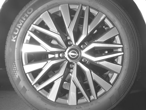 Used 2025 Nissan Altima 2.5 SV FWD image 15