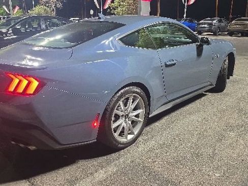 Used 2025 Ford Mustang GT Premium RWD image 4