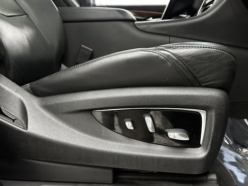 Used 2019 Cadillac Escalade Luxury image 38