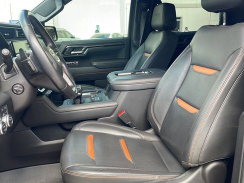 Used 2022 GMC Sierra 1500 AT4 w/ Technology Package AWD/4WD image 2