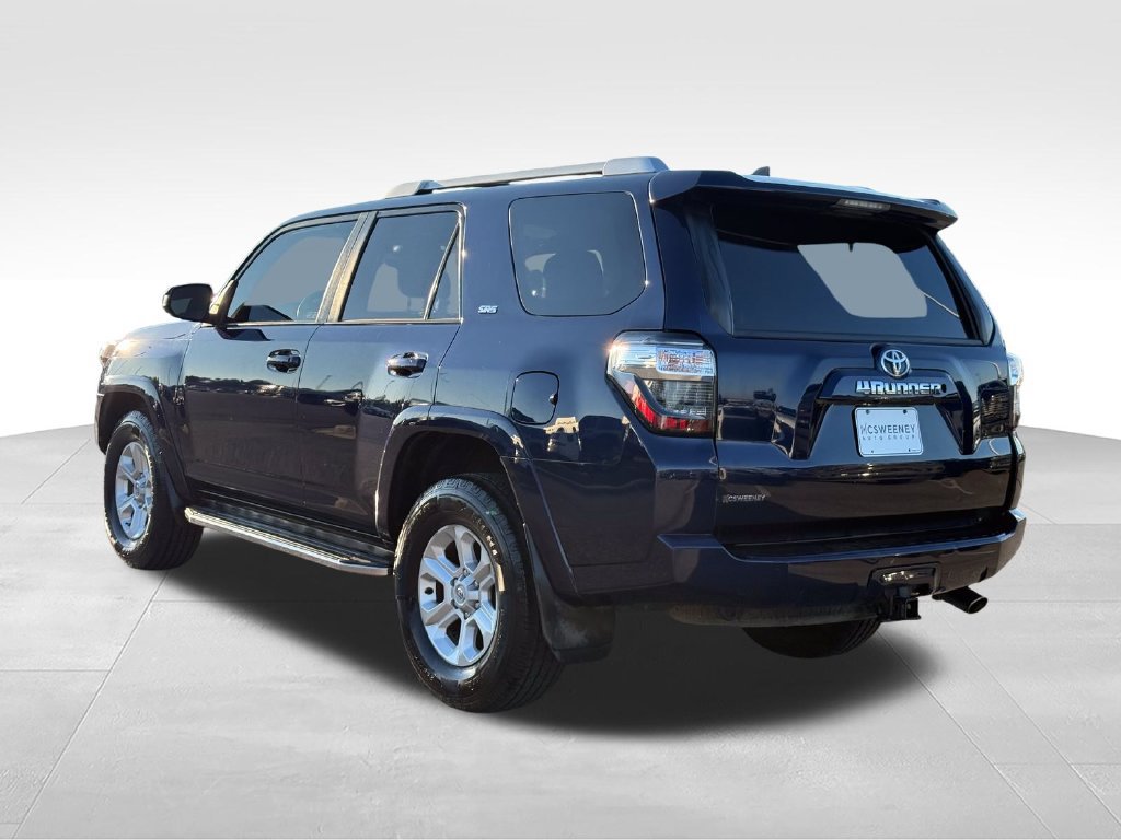 Used 2016 Toyota 4Runner SR5 RWD image 3