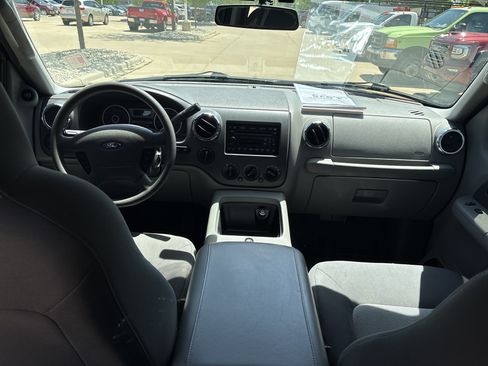 Used 2006 Ford Expedition XLT AWD/4WD image 15