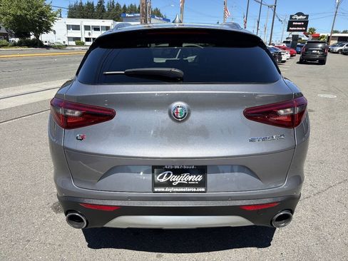 Used 2018 Alfa Romeo Stelvio Ti AWD/4WD image 5