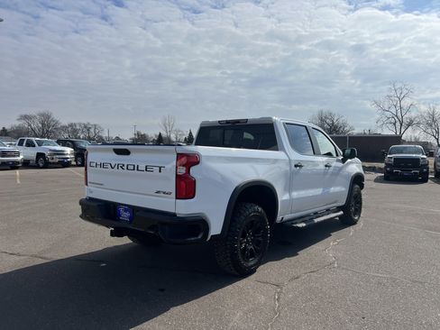 Used 2022 Chevrolet Silverado 1500 ZR2 w/ Technology Package image 9