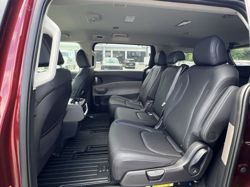 New 2026 Kia Carnival EX FWD image 33