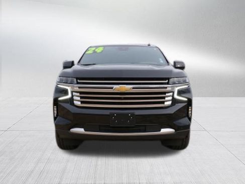 Used 2024 Chevrolet Suburban High Country image 8
