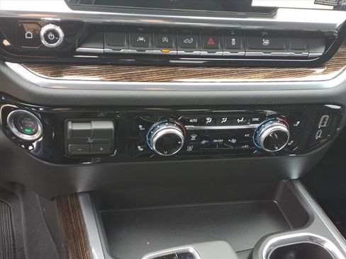 New 2026 GMC Sierra 1500 Elevation image 18