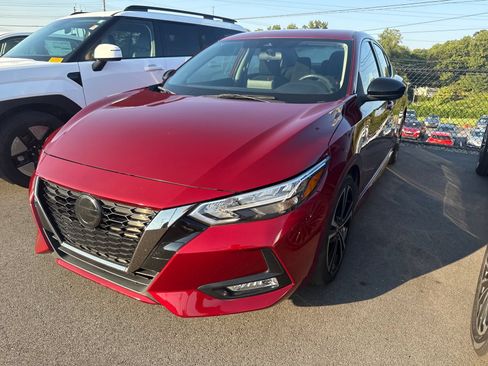 Used 2022 Nissan Sentra SR FWD image 2