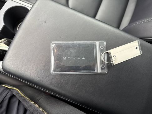 Used 2022 Tesla Model Y Long Range image 31