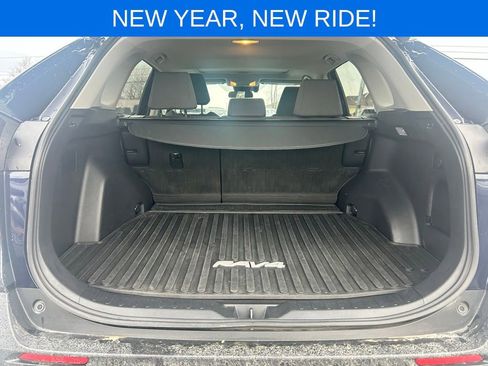 Used 2021 Toyota RAV4 XLE image 37