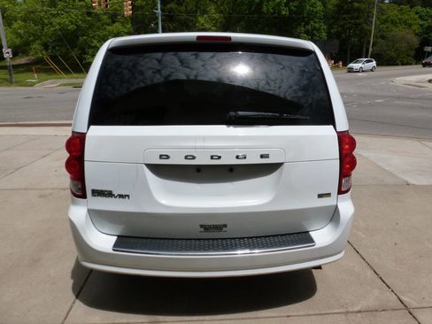 Used 2016 Dodge Grand Caravan SE w/ Quick Order Package 29E SE image 8