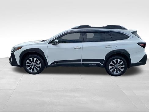 Used 2024 Subaru Outback Touring XT AWD/4WD image 2