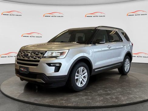 Used 2019 Ford Explorer XLT w/ Equipment Group 202A AWD/4WD image 1