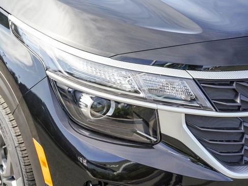 New 2026 Kia Seltos LX image 11