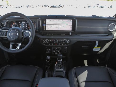 New 2026 Jeep Wrangler Unlimited Sahara AWD/4WD image 13