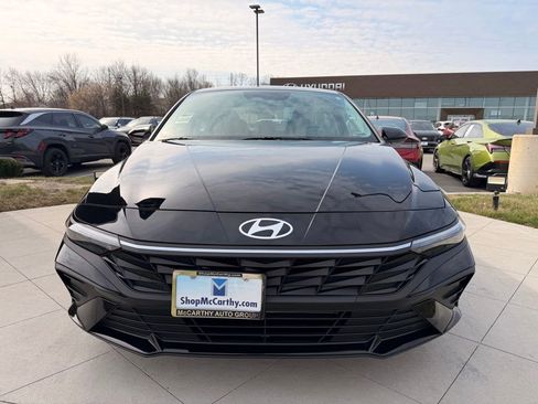 Used 2025 Hyundai Elantra SE FWD image 8
