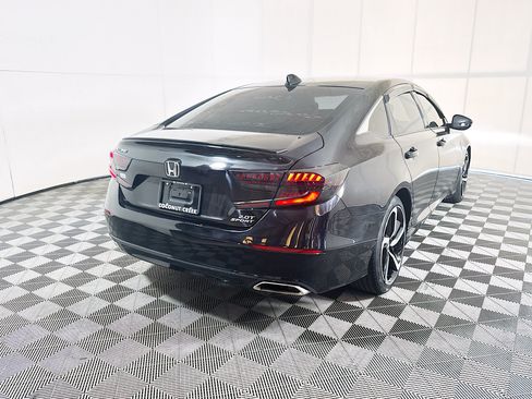 Used 2018 Honda Accord Sport image 3
