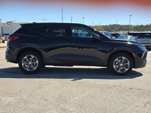 Used 2024 Chevrolet Blazer LT FWD image 6
