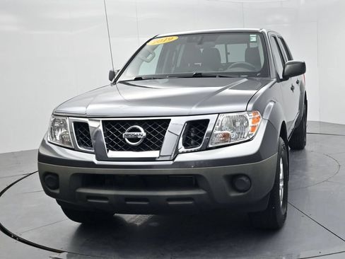 Used 2019 Nissan Frontier SV AWD/4WD image 3