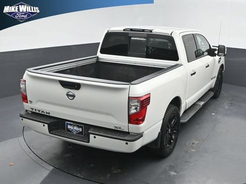 Used 2017 Nissan Titan SL w/ SL Towing Convenience Package RWD image 15