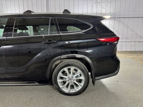 Used 2020 Toyota Highlander Limited AWD/4WD image 14