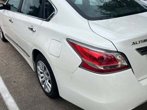 Used 2015 Nissan Altima 2.5 S w/ Power Driver Seat Package FWD image 2