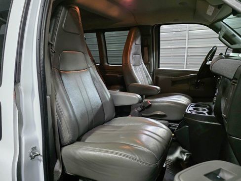 Used 2019 Chevrolet Express 3500 LS image 16