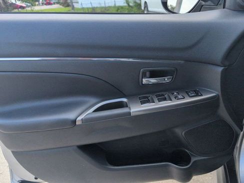 Used 2025 Mitsubishi Outlander Sport SE AWD/4WD image 11