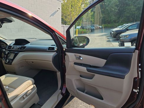 Used 2016 Honda Odyssey EX-L image 12