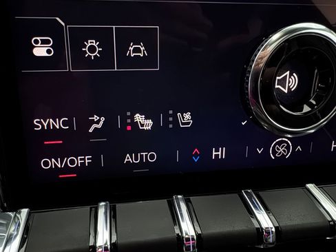 Certified 2024 GMC Acadia Denali w/ Super Cruise Package image 24