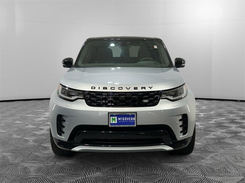 Used 2024 Land Rover Discovery Dynamic SE image 8
