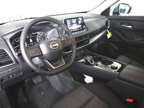 New 2026 Nissan Rogue SV w/ Cold Weather Package AWD/4WD image 12