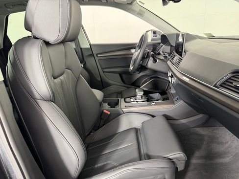 Used 2024 Audi Q5 e Premium Plus w/ Premium Plus Package image 35