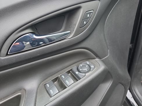 Used 2023 Chevrolet Equinox LT image 17