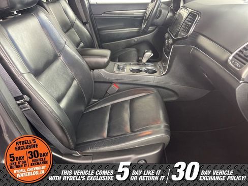 Used 2019 Jeep Grand Cherokee Limited w/ Trailer Tow Group IV AWD/4WD image 17