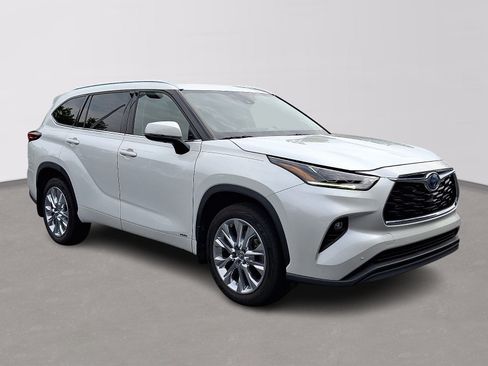 Used 2023 Toyota Highlander Limited AWD/4WD image 3