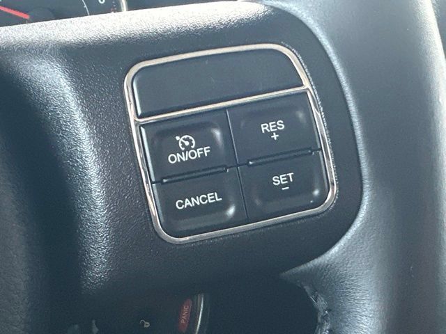 Used 2016 Jeep Wrangler Unlimited Sahara w/ Connectivity Group AWD/4WD image 32
