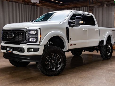 Used 2024 Ford F250 Lariat w/ Lariat Ultimate Package AWD/4WD image 3