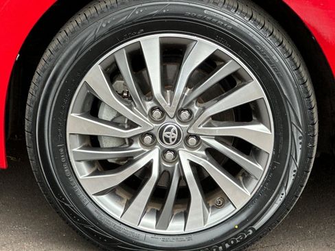 Used 2018 Toyota Corolla XLE image 30