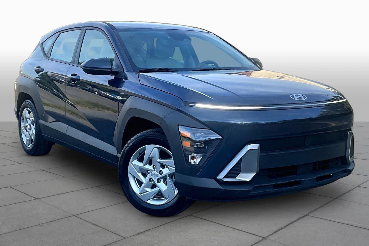 Used 2025 Hyundai Kona SE FWD image 3